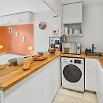 Lumineux Et Moderne * カーン